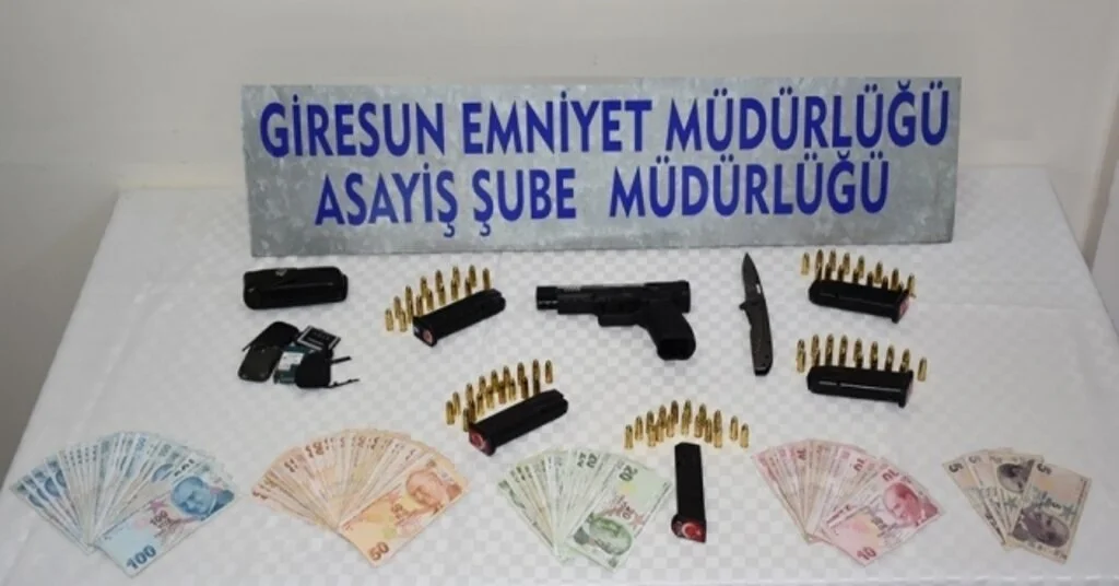 Cinayet Zanlısının Üzerinden Cephanelik Çıktı