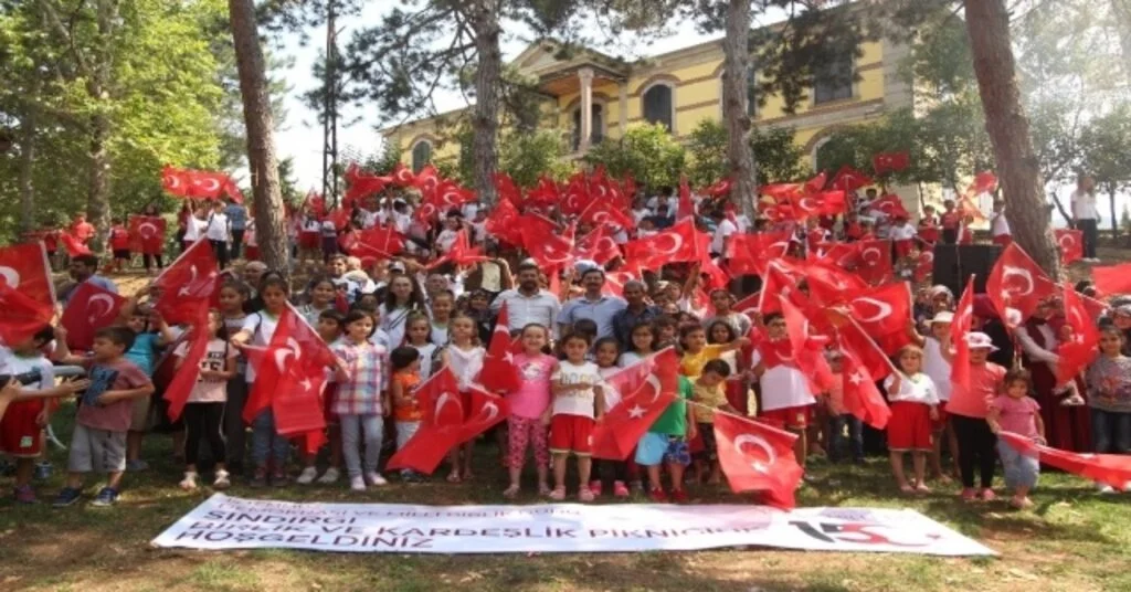 Çocuklar  ‘Birlik Ve Kardeşlik Pikniğinde Buluştu