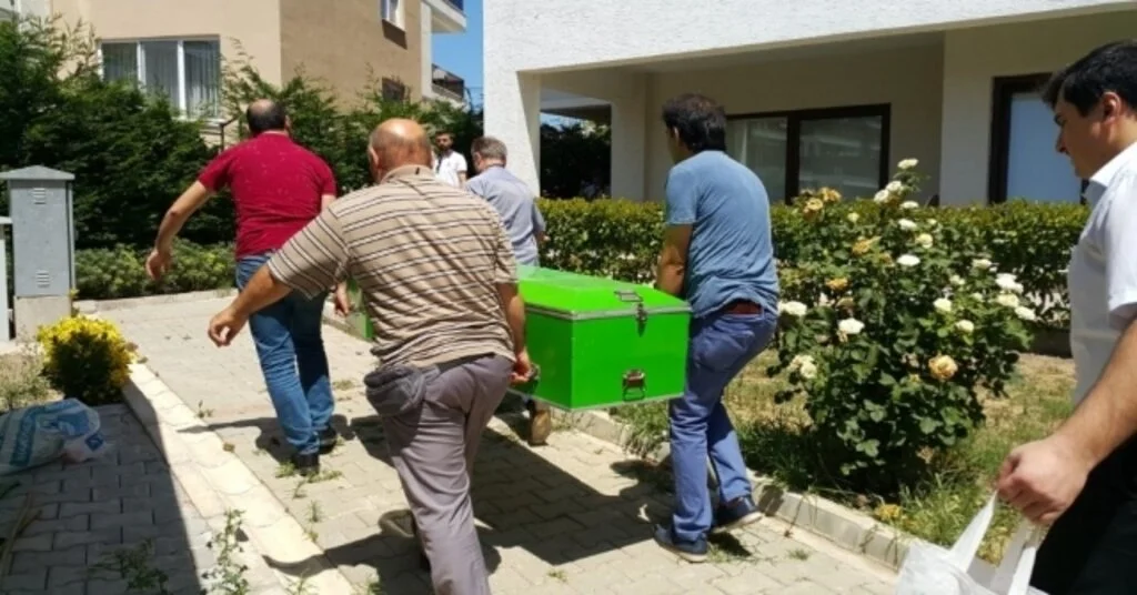 Çocukları İle Görüşmek İsteyen Anne Kocası Tarafından Öldürüldü