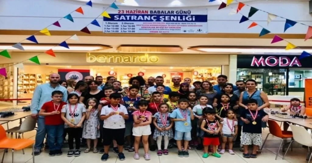 Çorluda Minikler Satranç Şenliği Düzenlendi