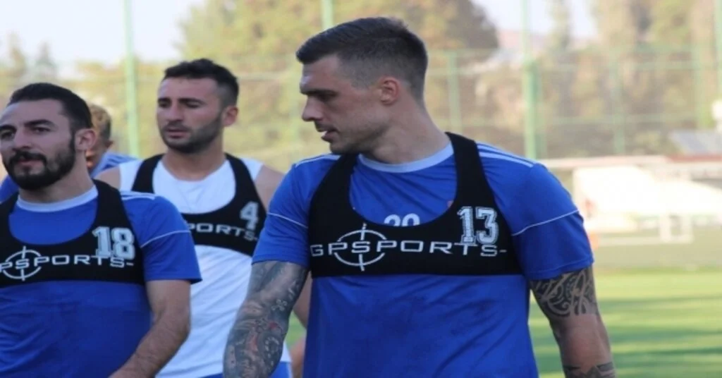 Denenmek İçin Hataya Getirilen 3 Futbolcu Antrenmanlara Katıldı