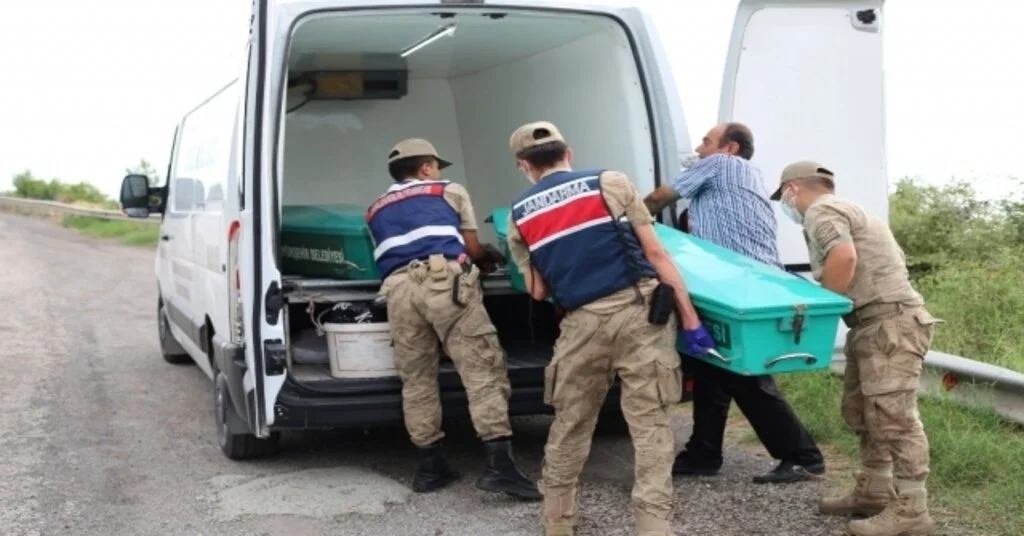 Deniz Kıyısında Kafası Ve Kolları Olmayan Erkek Cesedi Bulundu