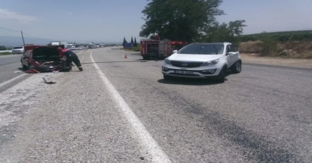 Denizlide Trafik Kazası: 4 Yaralı