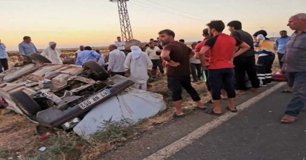 Devrilen Otomobildeki 7 Kişi Yaralandı