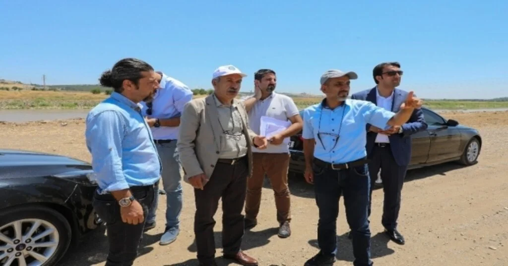Dicle Nehri Kıyısında Çalışma