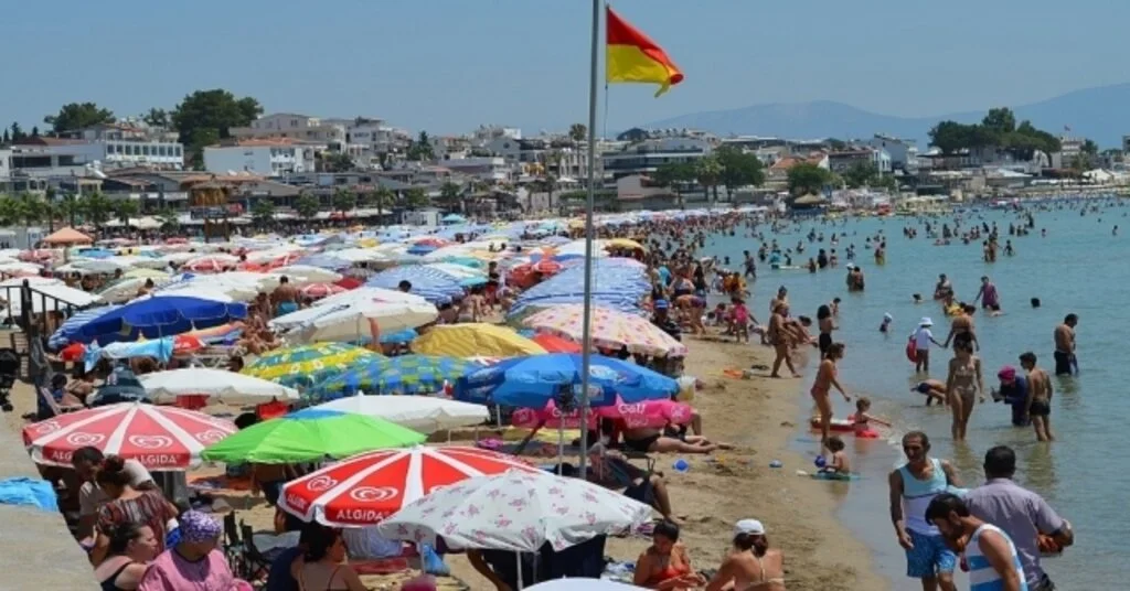 Didimde Altınkum Plajı Tıklım Tıklım..