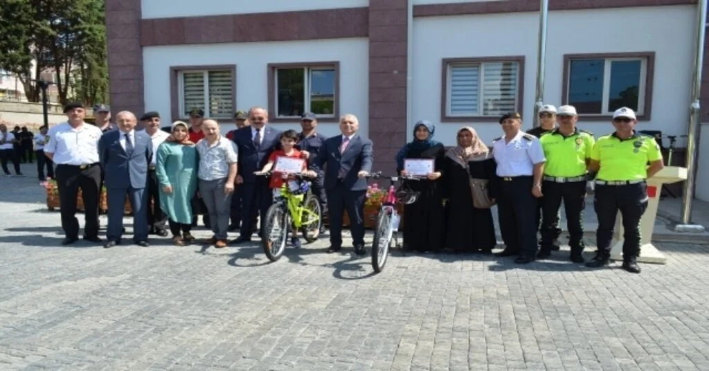 Dikkat Sizden Notlar Bizden Projesinde Tekirdağda 2 Öğrenci Dereceye Girdi