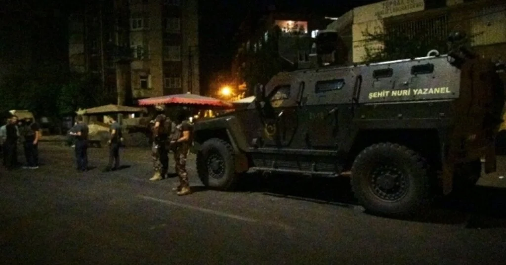 Diyarbakırda Bir Eve Düzenlenen Operasyon Sonucu 1 Terörist Etkisiz Hale Getirildi