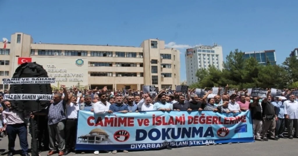 Diyarbakırda Cami Yıkımı Ve Sahabe İyaz Bin Ganem Caddesi İsminin Değiştirilme Girişimine Tepki