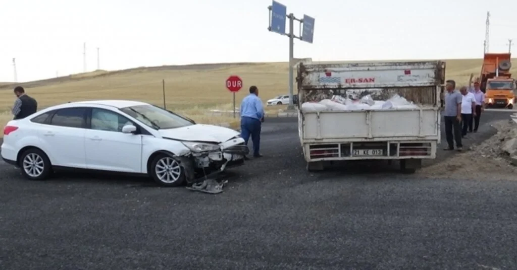 Diyarbakırda İki Ayrı Trafik Kazasında 7 Kişi Yaralı
