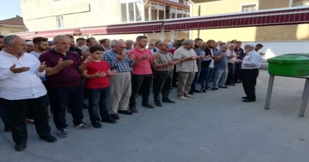 Doğanşehirde Motosiklet Kazası: 1 Ölü, 2 Yaralı