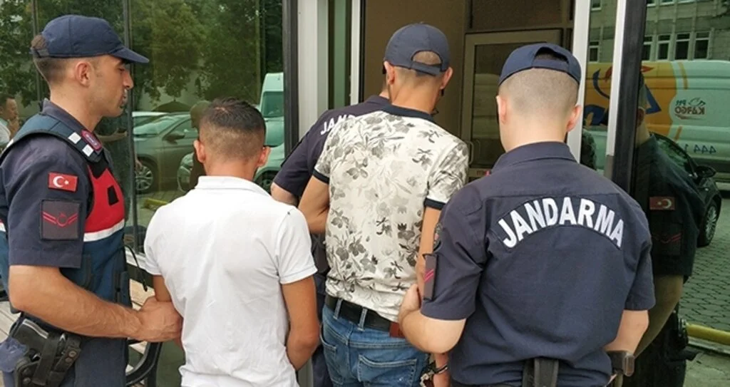 Dorselerden soğutucu kart hırsızlığına 2 gözaltı