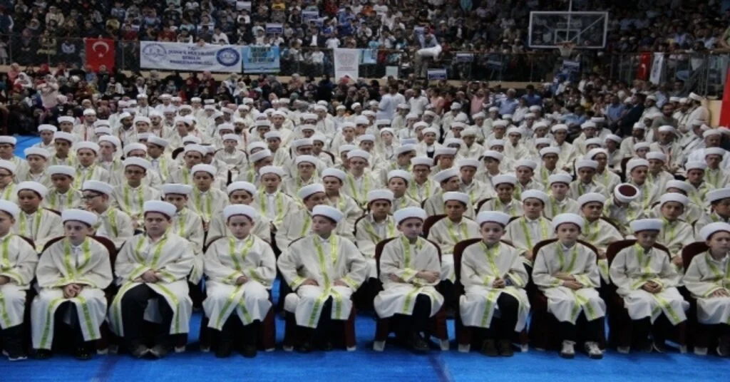 Düzcede 300 Öğrenci Daha Hafız Oldu