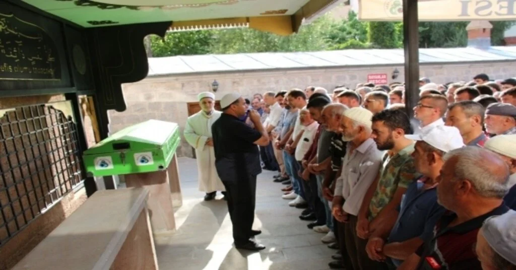 (Düzeltme) Bıçaklanarak Öldürülen Aras Edaş Çalışanı Son Yolculuğuna Uğurlandı