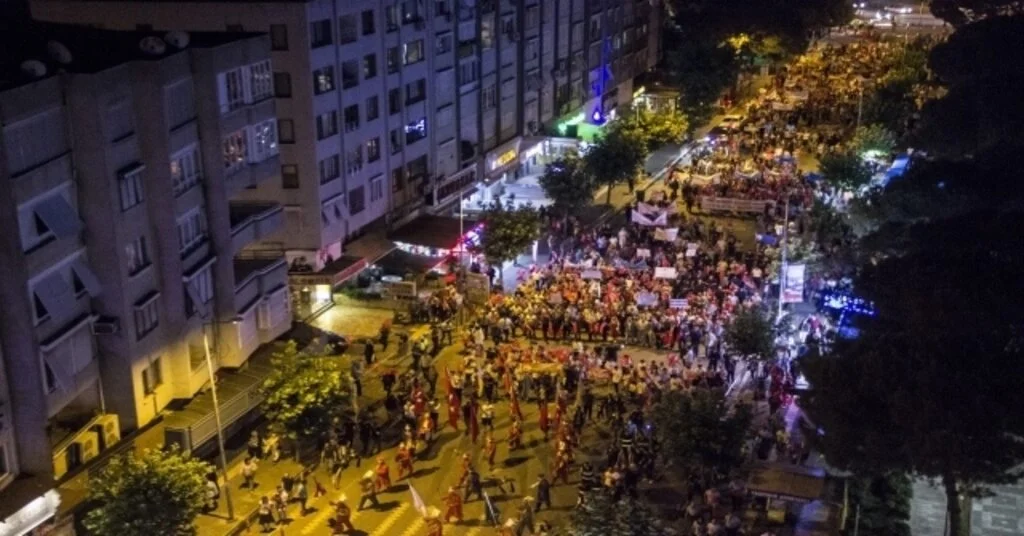 Edremitte Binlerce Kişi Tek Yürek Oldu