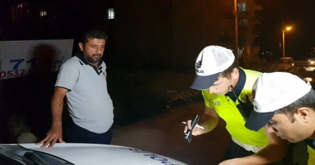 Ehliyetine El Konulan Alkollü Sürücü: “Ben Ne Yapacağım 6 Ay” Diye Sitem Etti