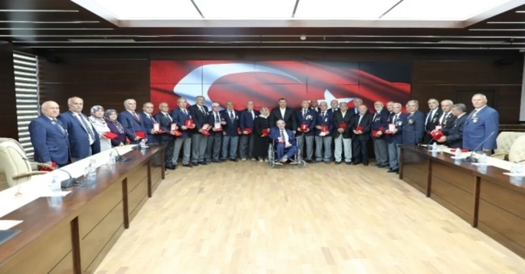 Elazığda Kıbrıs Gazilerine Milli Mücadele Madalyası Verildi