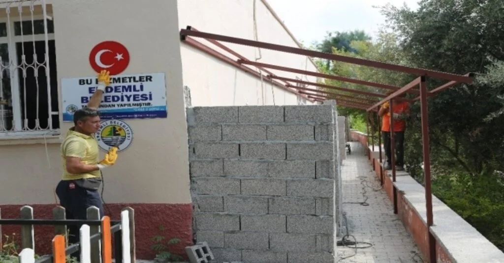 Erdemli Belediyesinin Okullara Desteği Sürüyor