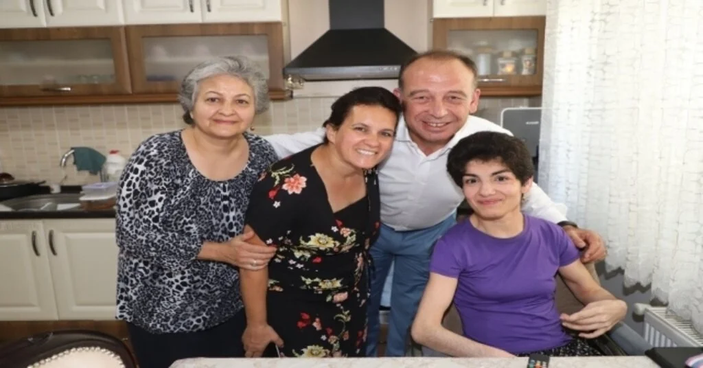 Eski Başkan Kırdarın Anısına Akülü Araba Desteği