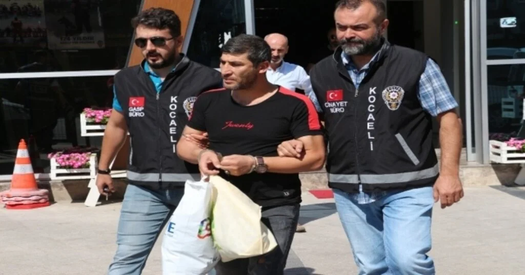 Eski Belediye Başkanını Silahla Yaralayan Zanlı Adliyeye Sevk Edildi