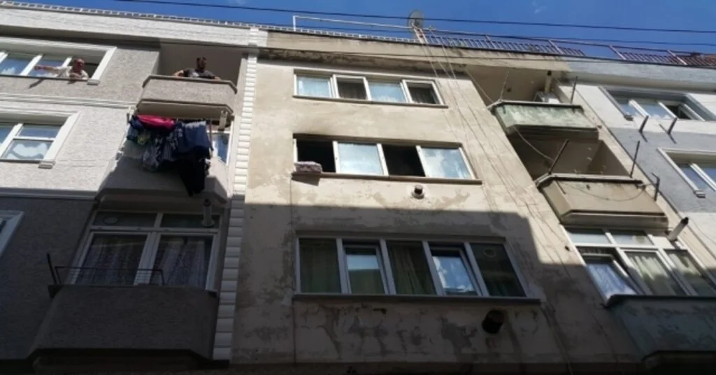 Eski Karısının Evini Ateşe Verdi