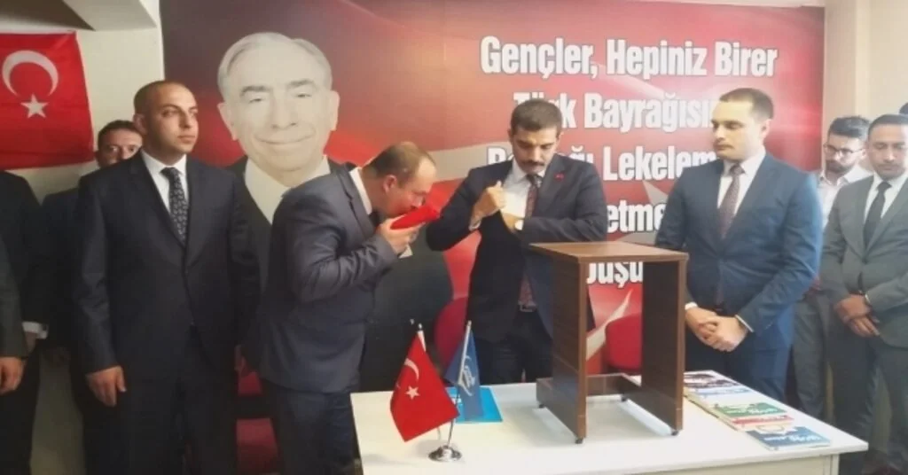 Eskişehir Ülkü Ocaklarında Bayrak Değişimi