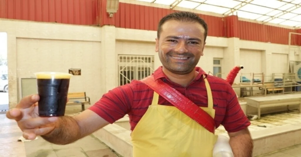 Evini Geçindirmek İçin Her Gün 20 Kilometre Yürüyor