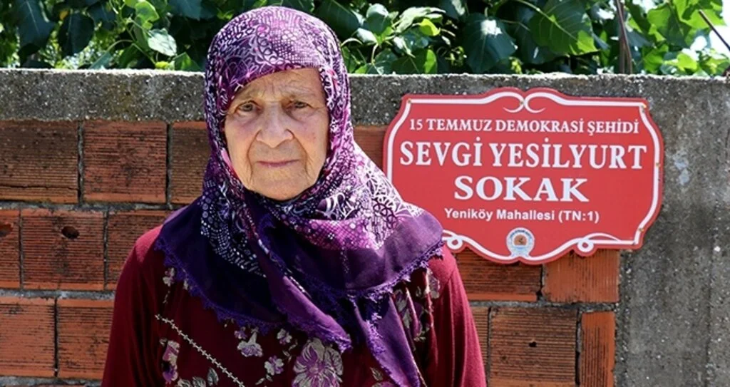 'Evlatsız Dururuz Ama Vatansız Asla!'