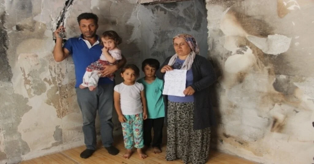 Evleri Yangında Kül Olan Aile Yardım Bekliyor