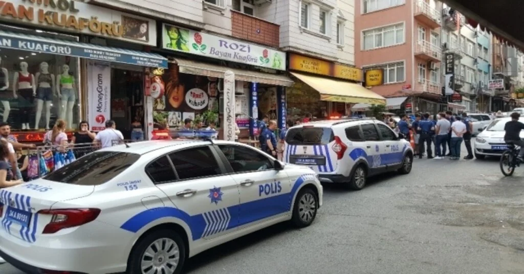 Fatihte Park Kavgası Kanlı Bitti: 1 Yaralı