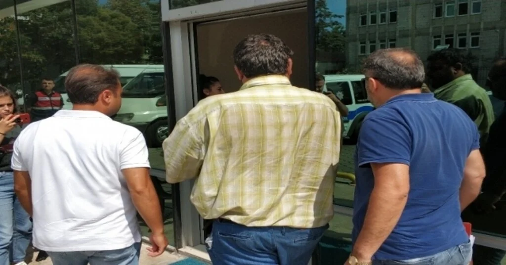 Gezmek İçin 2 Otomobil Çalan Hırsız Tutuklandı