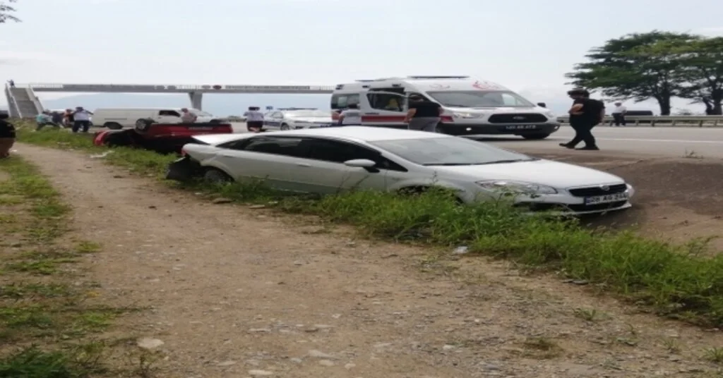 Giresunda İki Otomobil Çarpıştı Kazası: 4 Yaralı
