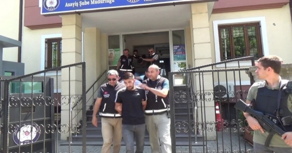 Gsm Bayisini Soyan 7 Şahıstan 4Ü Adliyeye Sevk Edildi