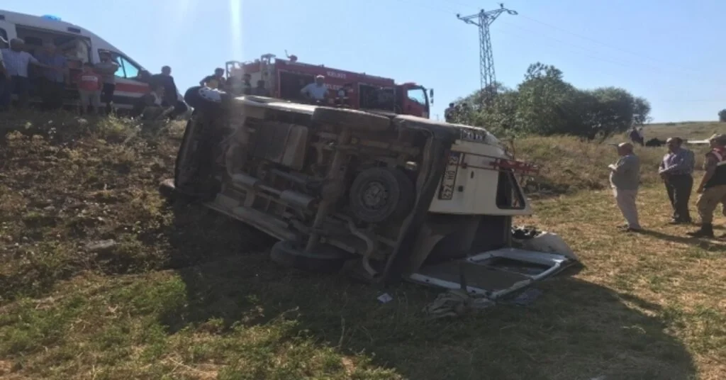 Gümüşhanede Trafik Kazası 1 Ölü, 18 Yaralı