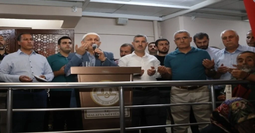 Hacı Adayları Malatyadan Dualar İle Uğurlandı