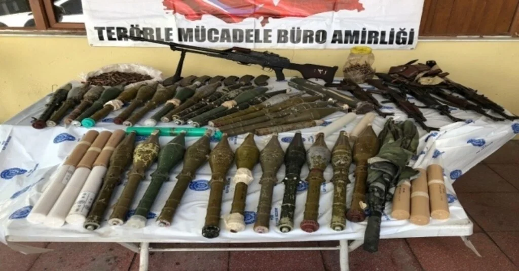 Hakkaride Çok Sayıda Mühimmat Ele Geçirildi