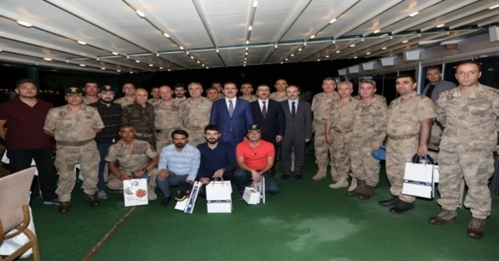 Hakkaride Jandarma Personeli Onuruna Veda Yemeği