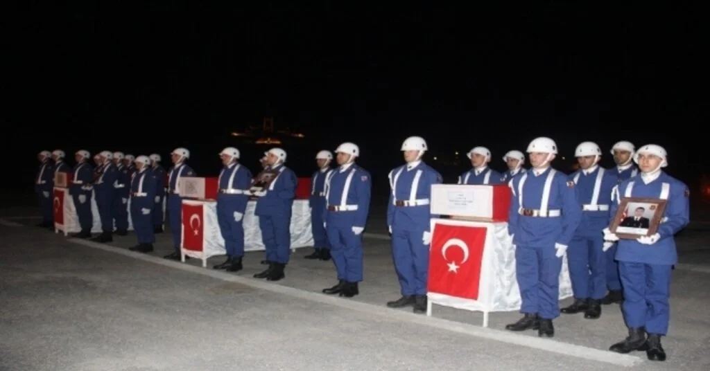 Hakkaride Şehit Olan 3 Asker İçin Tören Düzenlendi