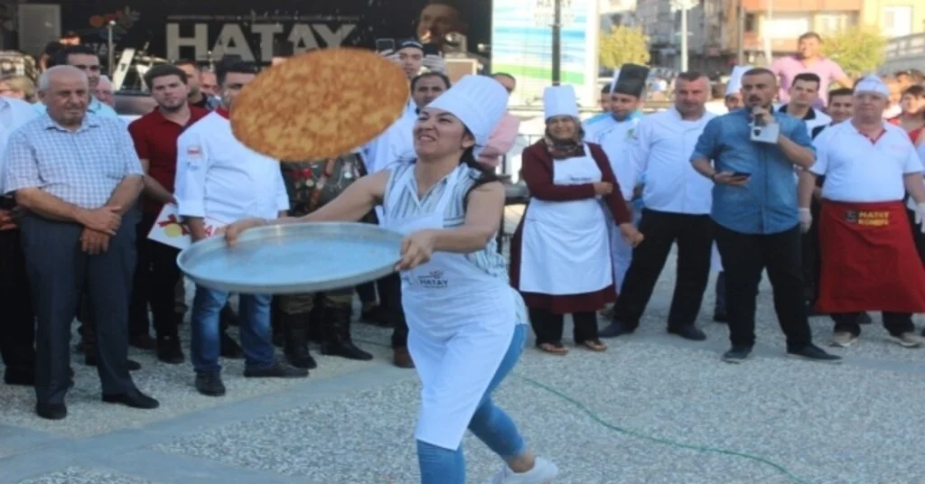 Hatayda ‘Künefe Atma Yarışması Gerçekleşti