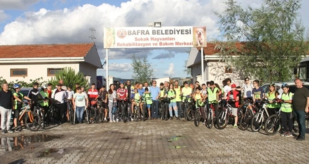 Hayvanseverler, sokak hayvanları için pedal çevirdi