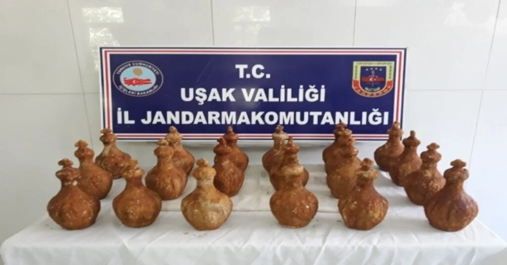 İçerisinde Şarap Mayası Bulunan 20 Adet Tarihi Testi Ele Geçirildi
