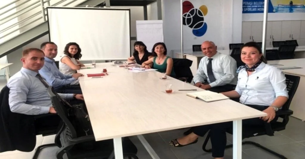 Ilo Ve Çalışma Bakanlığı Yetkilileri Sosyal Kuluçka Merkezini Tanıdılar