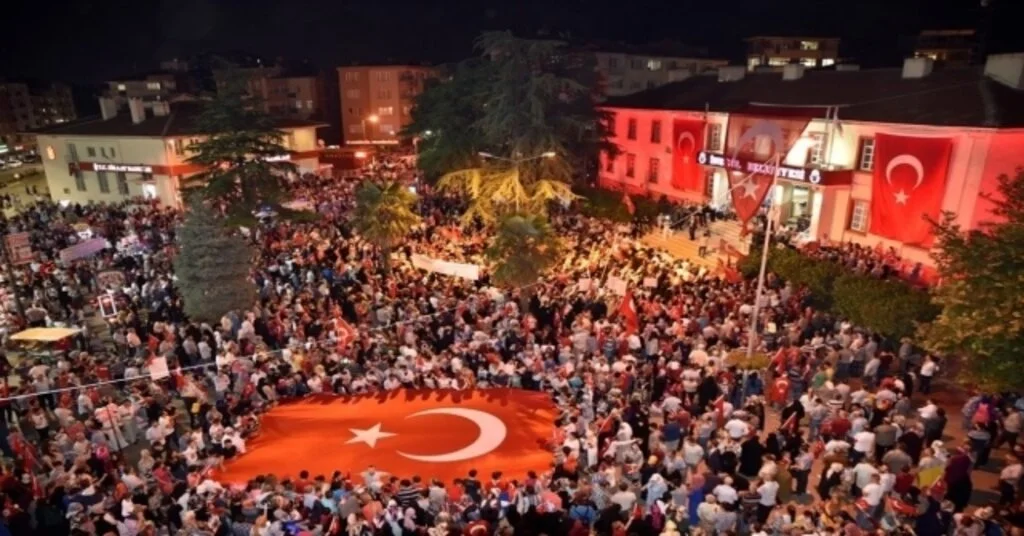 İnegölde 15 Temmuz Milli Birlik Ve Beraberlik Günü Hazırlıkları Tamamlandı