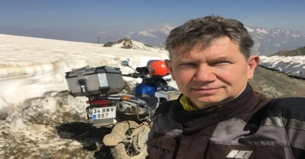 İstanbuldan Geldi Motosikletiyle Sat Göllerine Çıktı