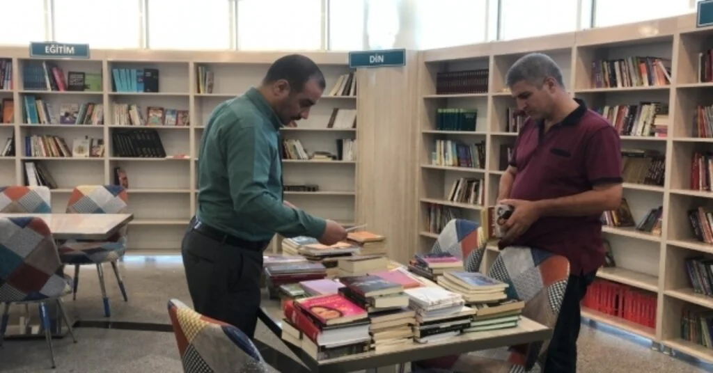 İstanbuldan Siirtte 400 Kitap Gönderildi