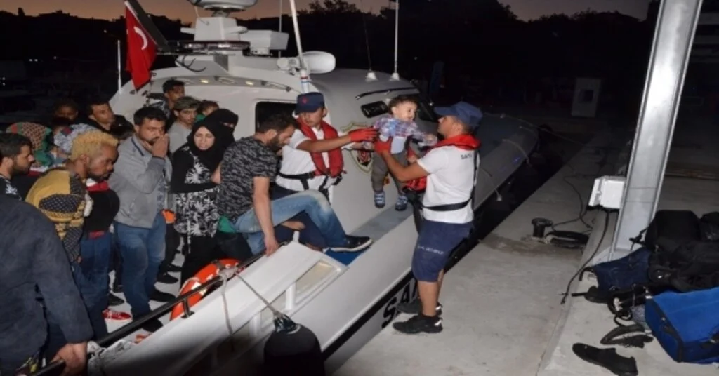 İzmirde 42 Düzensiz Göçmen Yakalandı