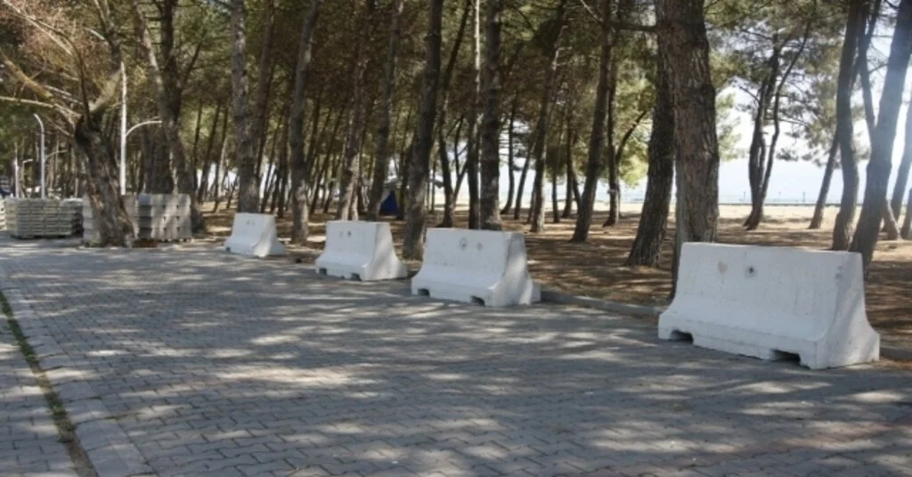 İznik Gölünde Beton Bariyerli Tedbir
