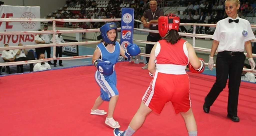 Kadın Boks Şampiyonası başladı
