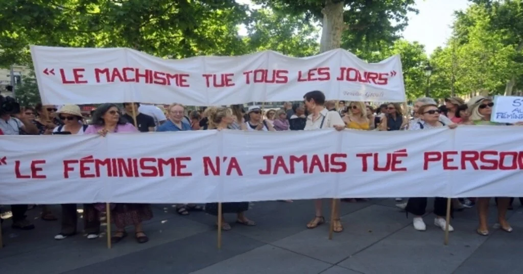 Kadına Şiddet Pariste Protesto Edildi