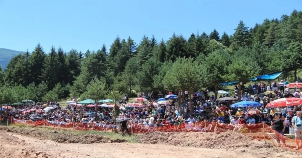 Kafkasör Yaylasında Düzenlenen Off-Road Yarışları Nefes Kesti